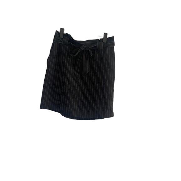 Express Black & White Pinstriped Belted Straight Skirt With Pockets Women Sz 8 - Picture 1 of 10